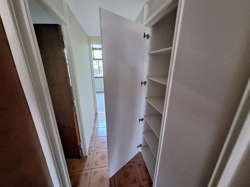 Casa En Venta De 8 Dorm. En Macul