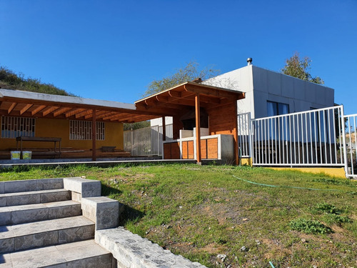 Hermosa Paracela Con Casa Sólida Con Vista Al Lago Rapel