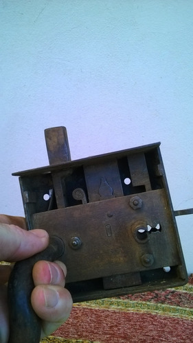 Antigua Robusta Cerradura Externa Con Pasador Puerta Campo (Usado)