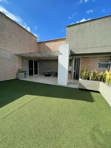 Venta Aparta-estudio. Sur De Cali. Barrio Pance, 66 Mtrs. Tercer Piso Con Ascensor. Parqueadero Propio