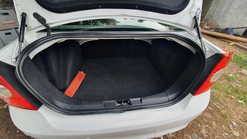 Ford Focus Ghia At Full