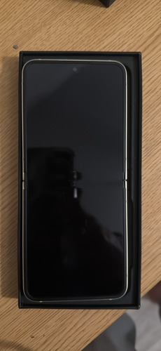 Samsung Galaxy Z Flip 6 512 (gb ) 12gb Ram / Color Amarillo (Usado)