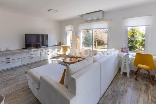 Imagen 2 de 13 de Casa A La Venta En Altos De La Tahona