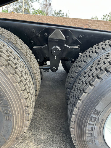 Freightliner Cascadia Volteo De 14 Mts Con Motor Cummins Isx