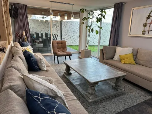 Se Vende Casa En Hacienda Real Tejeda, Gran Ubicación, Estancia Amplias