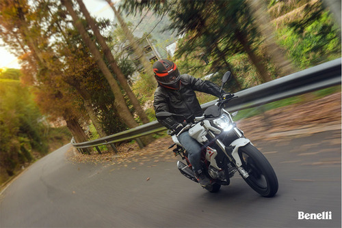 Imagen 22 de 25 de Benelli Tnt 150 I Con Regalo Financia Delcar Motos ®