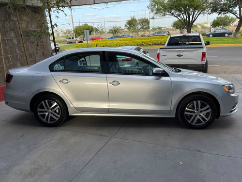 Imagen 5 de 15 de Volkswagen Jetta 2.5 Trendline Tiptronic At 2016