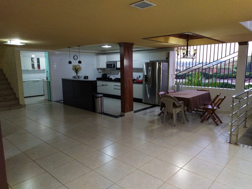 Imagem 8 de 14 de Belissima Casa Bairro Iguaçu