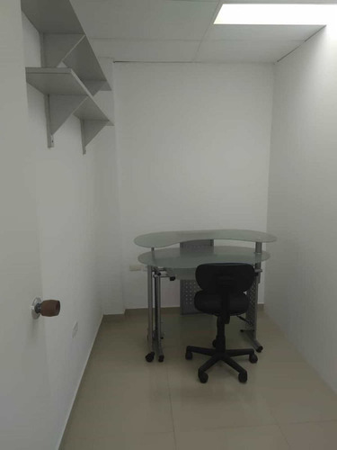 Imagen 4 de 9 de Venta De Consultorio Médico En Las Quintas Naguanagua - Inmobiliaria Maggi 1435