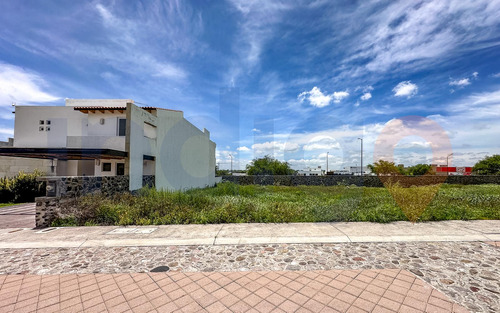 Terreno Plano En Venta En La Vista Residencial En Condominio Lomas De La Vista