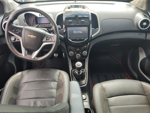 Imagen 10 de 12 de Chevrolet Sonic 2016 1.4 Rs Mt