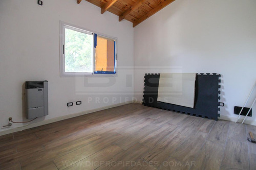 Amplios Triplex A Estrenar 5 Ambientes, Excelente Ubicación - Olivos