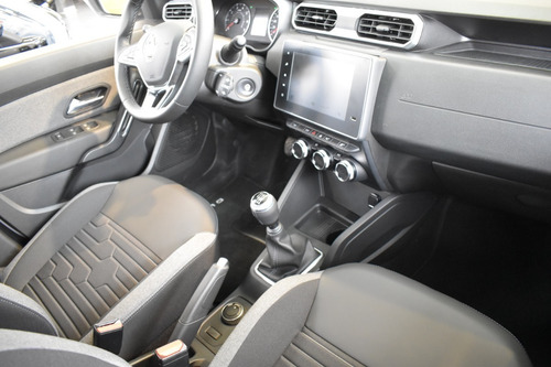 Imagen 10 de 15 de Renault Duster Iconic 4x4