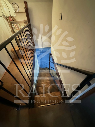 Excelente Casa De Dos Pisos, Incluye Local Comercial