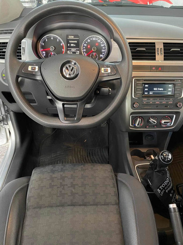 Imagen 8 de 15 de Volkswagen Suran 2016 1.6 Trendline //