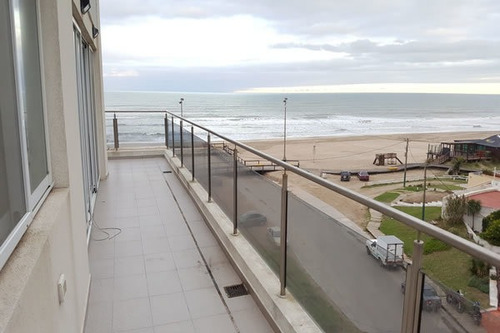 Imagen 9 de 21 de Depto Sobre Av. Bs As Amplio Balcón Terraza Con Parrilla Y Pileta De Lavar Vista Al Mar