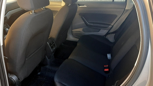 Imagem 4 de 9 de Volkswagen Virtus 2018 1.0 Comfortline 200 Tsi Aut. 4p