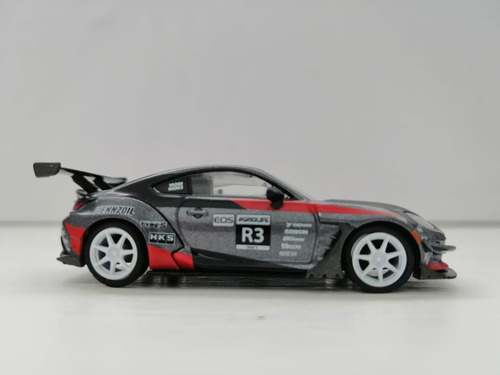 Mini Gt #820 Toyota Gr 86 Escala 1:64 Gris (Usado)