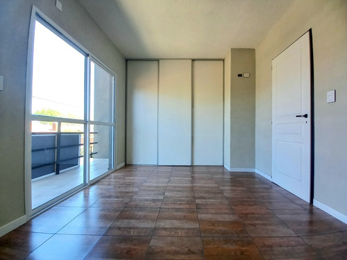 Imagen 4 de 9 de Venta Duplex 3 Ambientes Con Jardin Y Cochera Castelar Cod5329