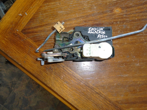 Imagen 3 de 3 de Vendo Cerradura Trasera Derecha De Cadilac Escalade, 2004