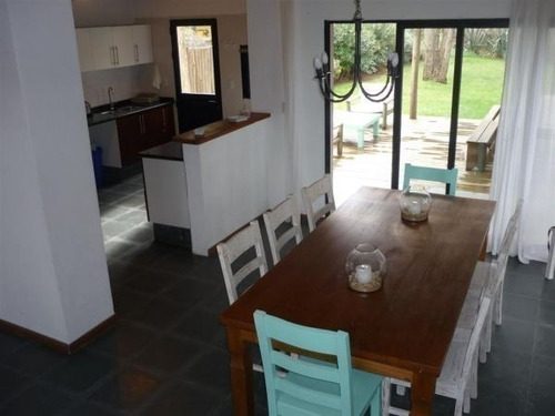 Casa En Venta De 4 Dormitorios En Montoya