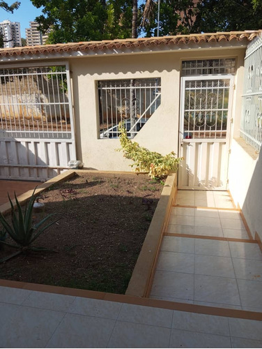 Solo Clientes Alquiler De Casa  El Parral Valencia Carabobo Residencias Carrao Para Perfil Juridico