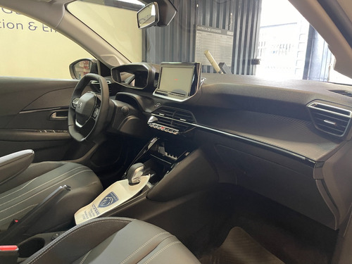 Imagen 20 de 25 de Peugeot 208 Feline Tiptronic 1.6