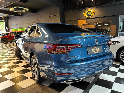 Imagen 12 de 25 de Volkswagen Vento 2021 1.4 Highline 150cv At No Passat Hybrid