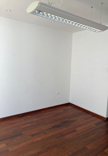 Imagen 1 de 10 de Oficina En Renta Zona Plaza Dorada De 16m2 Con Jardin