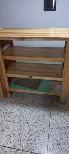 Estantes De Madera De Pino En Excelente Estado