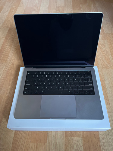 Macbook Pro 14 Inch, 16gb, 512gb Ssd, Chip M2 Pro Plateado (Usado)