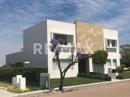 Casa En Renta En El Campanario