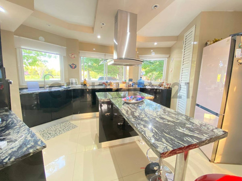 Venta De Casa 6 Ambientes 2 Dormitorios En Solares Del Carcarañá, Oliveros