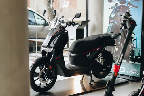 Imagen 11 de 21 de Moto Eléctrica Super Soco Cpx 4000w Concesionario Oficial
