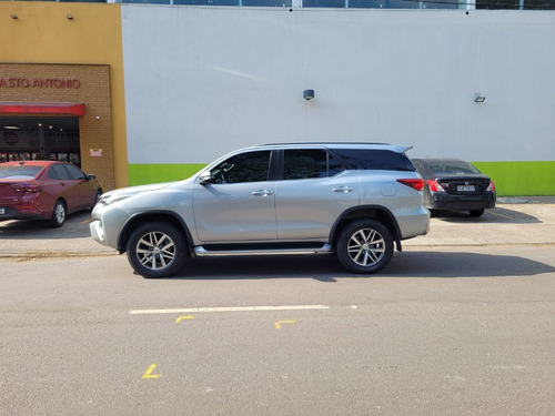 Imagem 7 de 13 de Toyota Hilux Sw4 4.0 Vvt-i Srx 7l 4x4