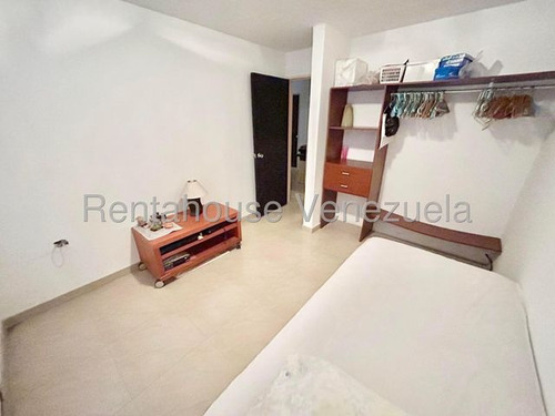 Ana Karina Molleja Vende Hermoso Apartamento En Club Hipico Las Trinitarias Barquisimeto, Lara /akm
