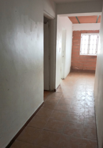 Imagen 12 de 15 de Grupo Inmobiliario Acres 20.2 Alquila Amplia Casa Para Depósito O Negocio En San Antonio De Los Altos Sector El Limón Lv