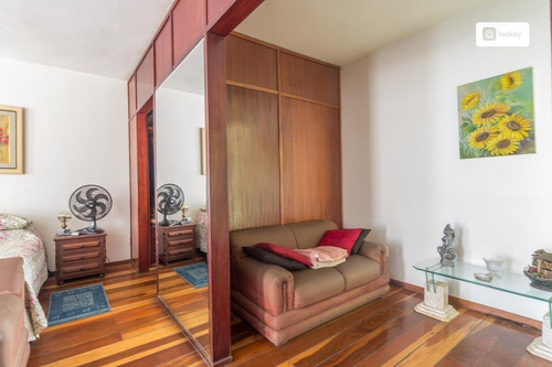 Imagem 10 de 15 de Venda De Casa Com 490m² E 4 Quartos - 772
