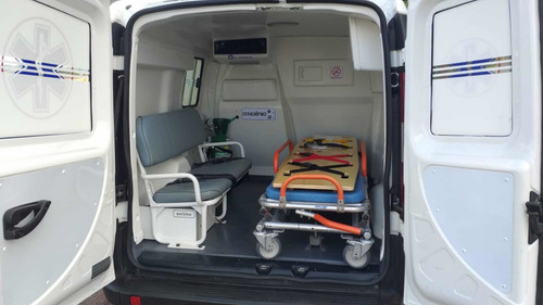 Imagem 6 de 8 de Fiat Doblo Ambulância 1.4