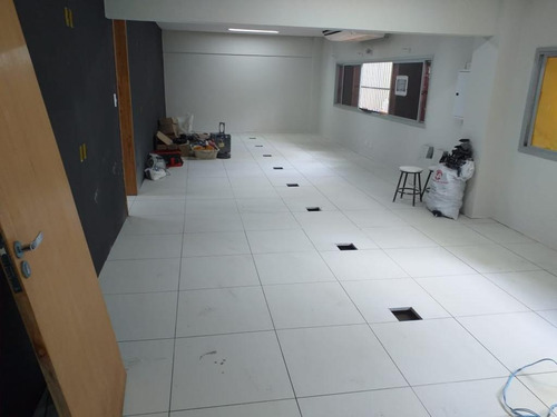 Imagem 2 de 10 de Pisos Elevados Em Ardósia