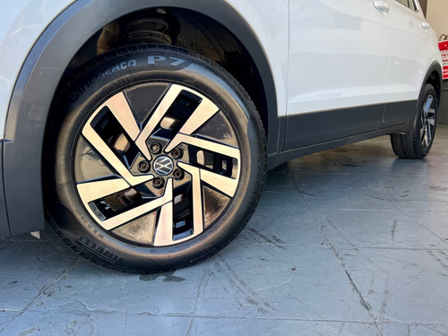 Volkswagen T-Cross 1.0 200 TSI TOTAL FLEX SENSE AUTOMÁTICO