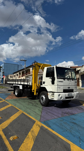 Caminhão Toco Com Munck 12 Toneladas