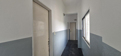 Oficina En Venta En El Centro De Pilar