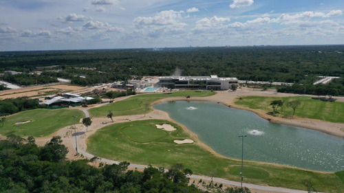 Terreno De 438.78 M2 Frente A Parque En Club De Golf Provincia Dzidzilché Mérida