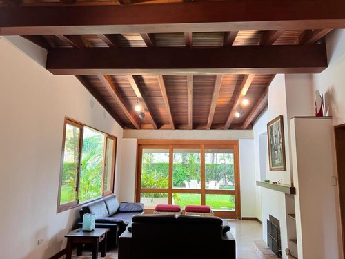 Imagen 5 de 18 de Se Vende Casa 2400m2 5h+s/ 4b+s/ 10p Cerro Verde