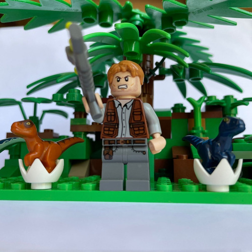 Imagen 3 de 10 de Lego Minifigura Owen Y Los Bebes Dino Jurassic Park
