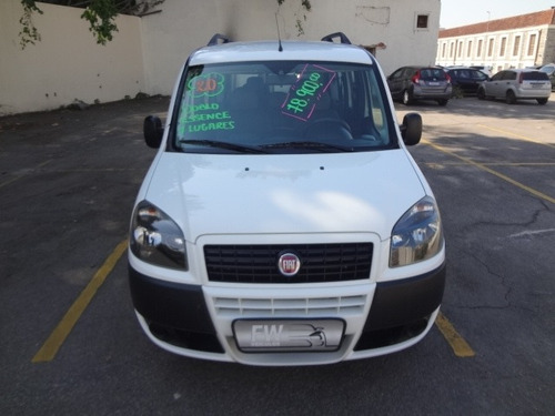 Imagem 6 de 7 de Fiat Doblo 1.8 Mpi Essence 7l 16v Flex 4p Manual