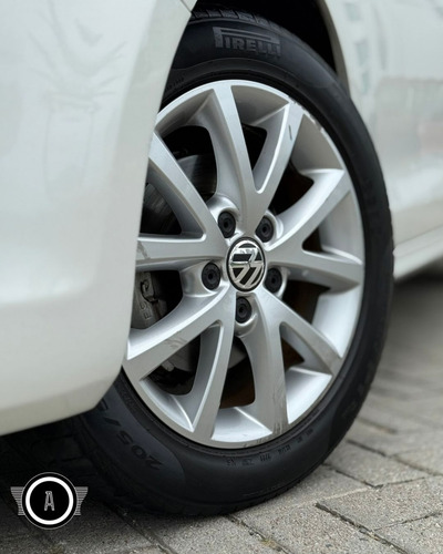Volkswagen Jetta 2.0 Comfortline Flex 4p Automática