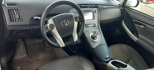 Imagen 9 de 15 de Toyota Prius Modelo 2015