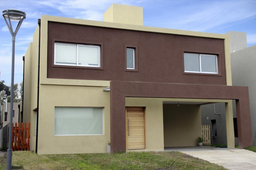 Imagen 2 de 30 de Casa En Venta 3 Habitaciones En Barrio Cerrado Moreno